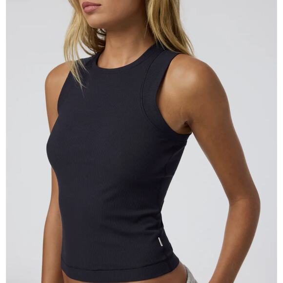 NWT Vuori Pose Modern Tank - Picture 1 of 7